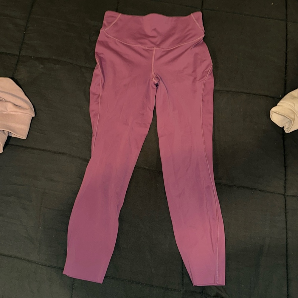 Lululemon size 8 base pace tight